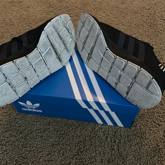 Adidas women’s size 10 Swift Run running shoe - Picture 7 of 7